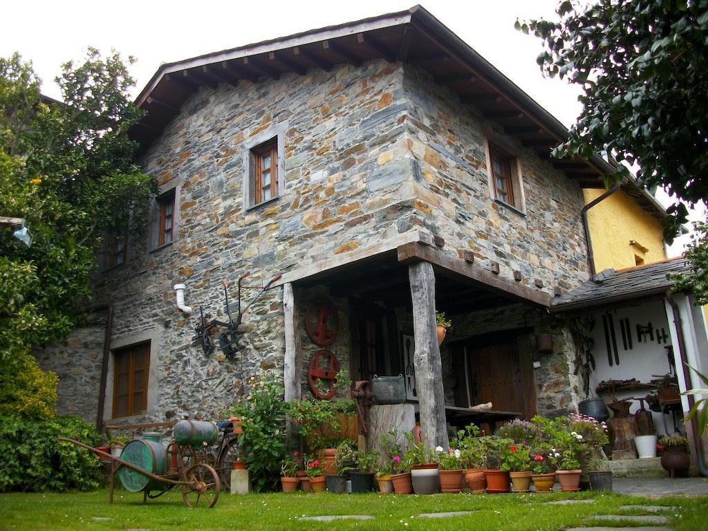 Casa De Aldea Los Glayus Pensionat Luarca Eksteriør billede