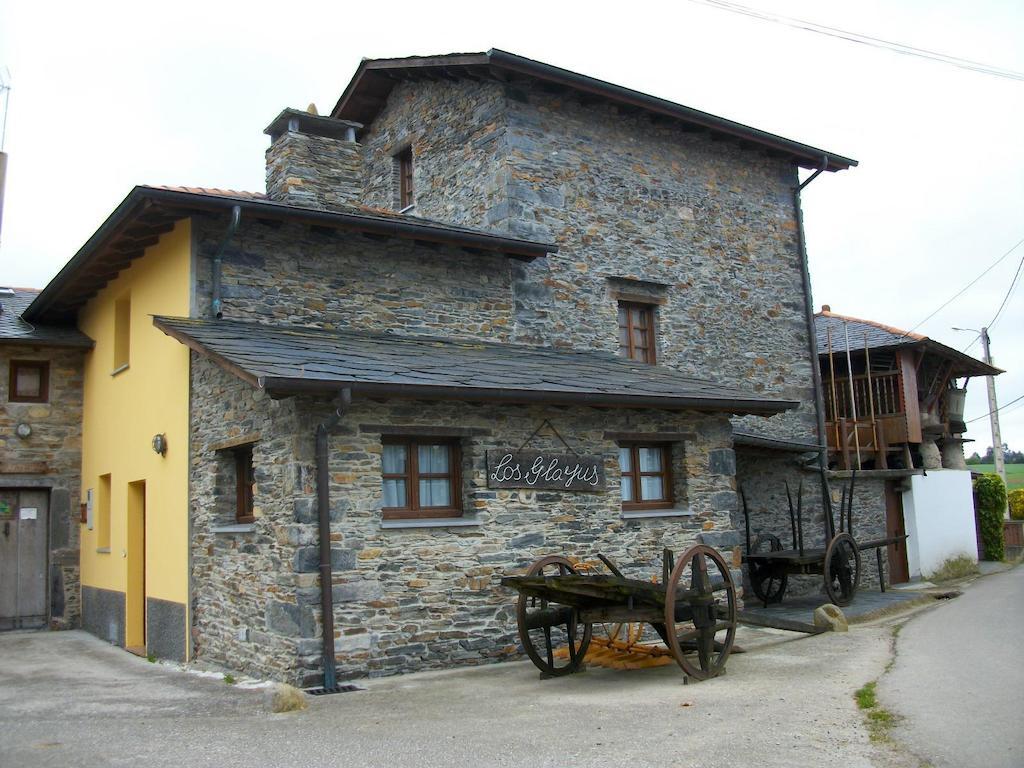 Casa De Aldea Los Glayus Pensionat Luarca Værelse billede
