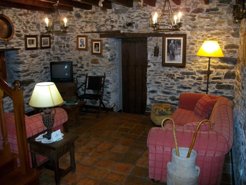 Casa De Aldea Los Glayus Pensionat Luarca Værelse billede